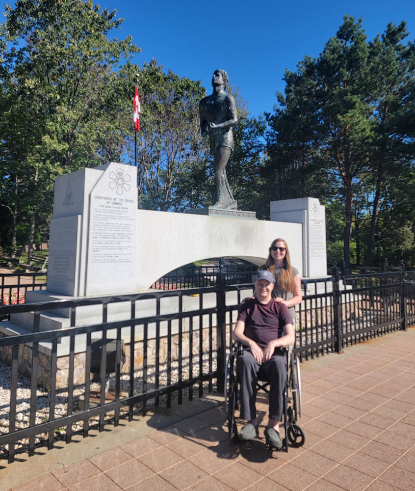 Slaman,-Jordan---with-Krista-and-Terry-Fox-statue